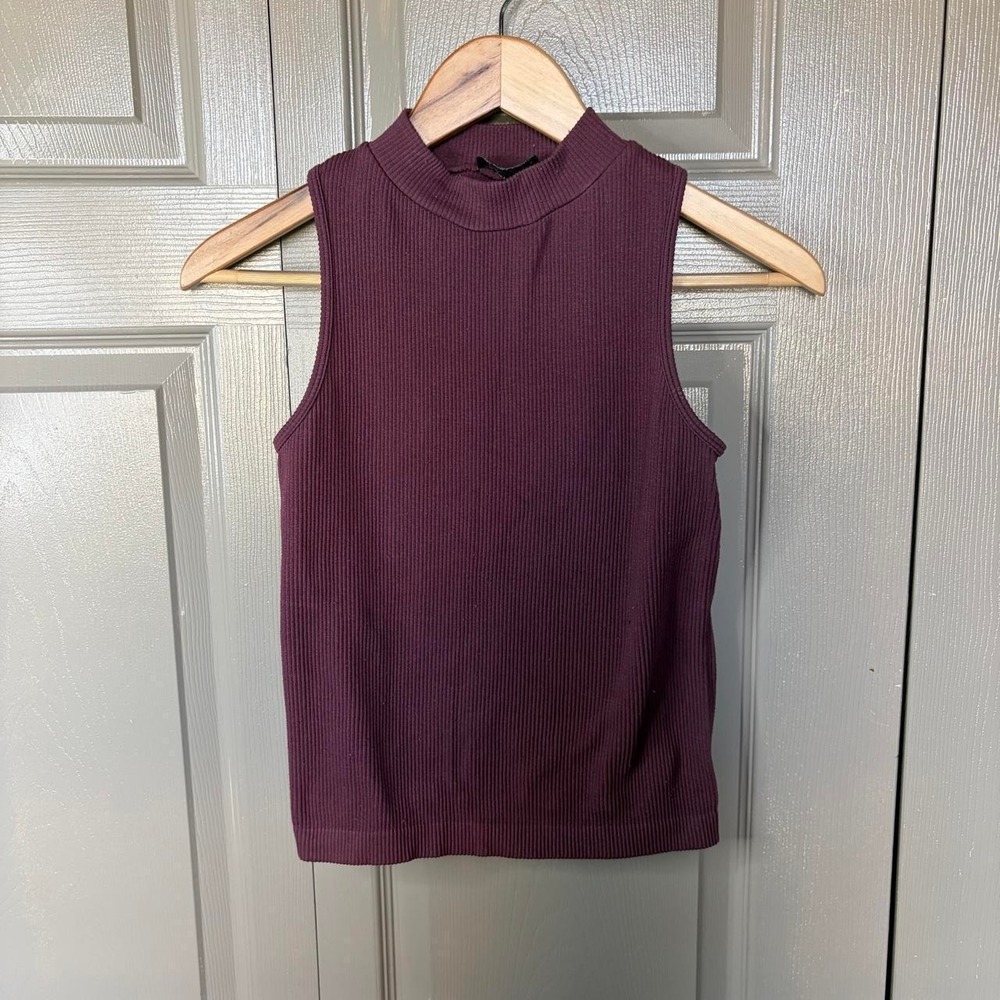 Popular 21 Burgundy Ribbed Mock Neck Sleeveless Sweater Vest Womens Size S/M